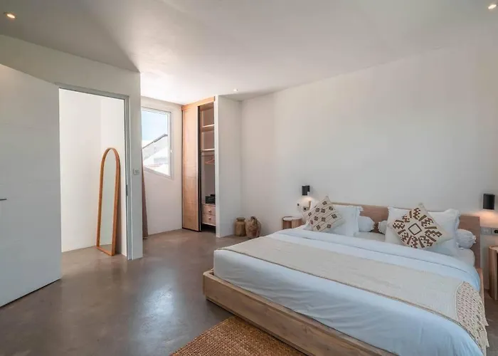 Sea Breeze Retreat Modern 3br In Canggu (Bali)