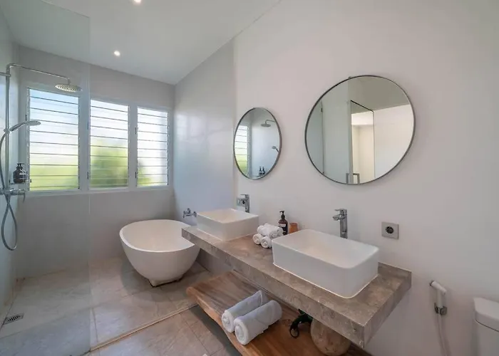 Villa Sea Breeze Retreat Modern 3br In Canggu (Bali)