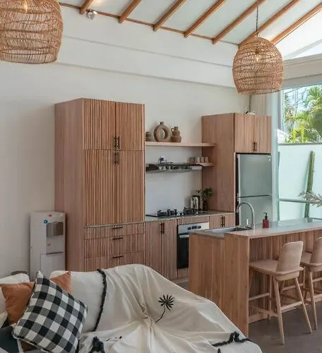 Villa Sea Breeze Retreat Modern 3br In