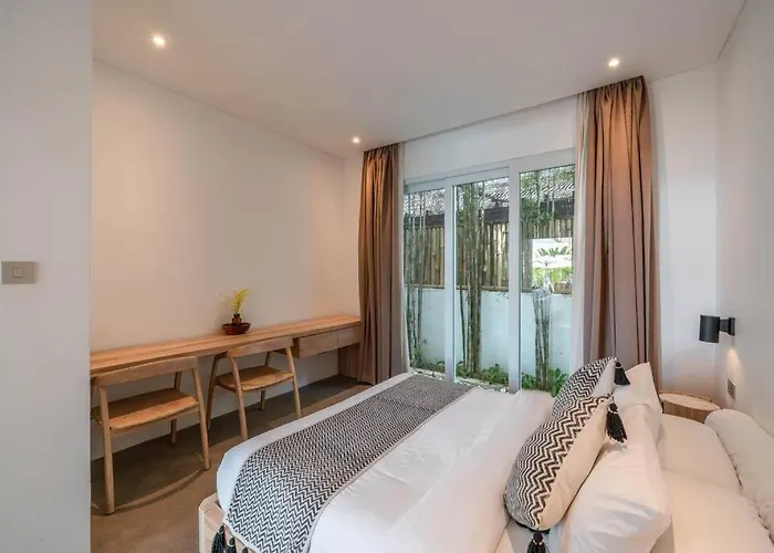 Villa Sea Breeze Retreat Modern 3br In *