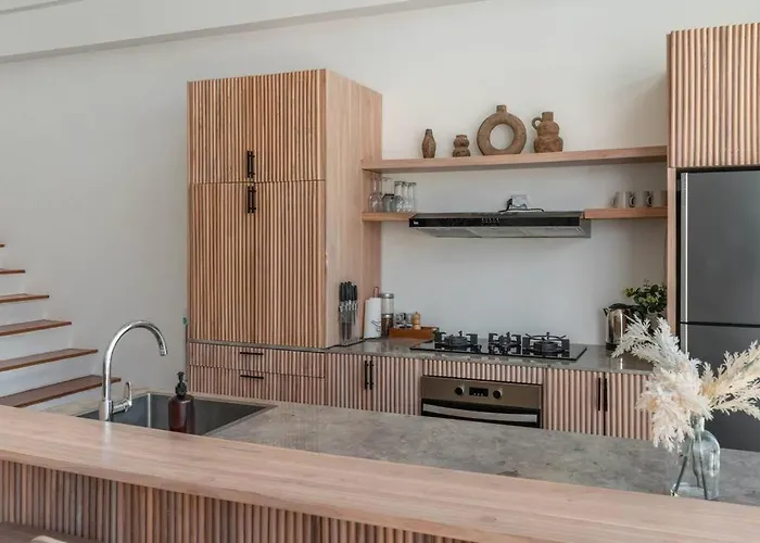 Sea Breeze Retreat Modern 3br In Canggu (Bali)