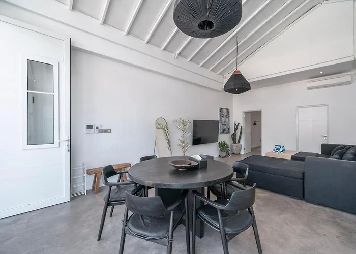 Sea Breeze Retreat Modern 3br In * Canggu (Bali)