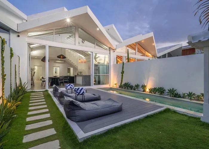 Sea Breeze Retreat Modern 3br In