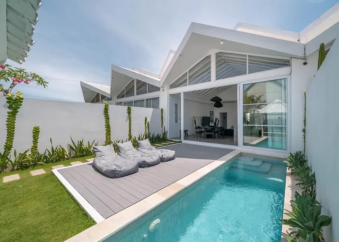 Villa Sea Breeze Retreat Modern 3br In *