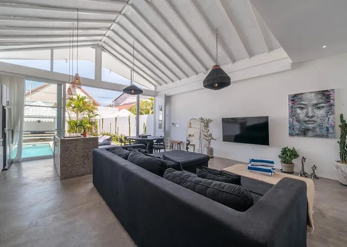 Sea Breeze Retreat Modern 3br In Villa Canggu (Bali)